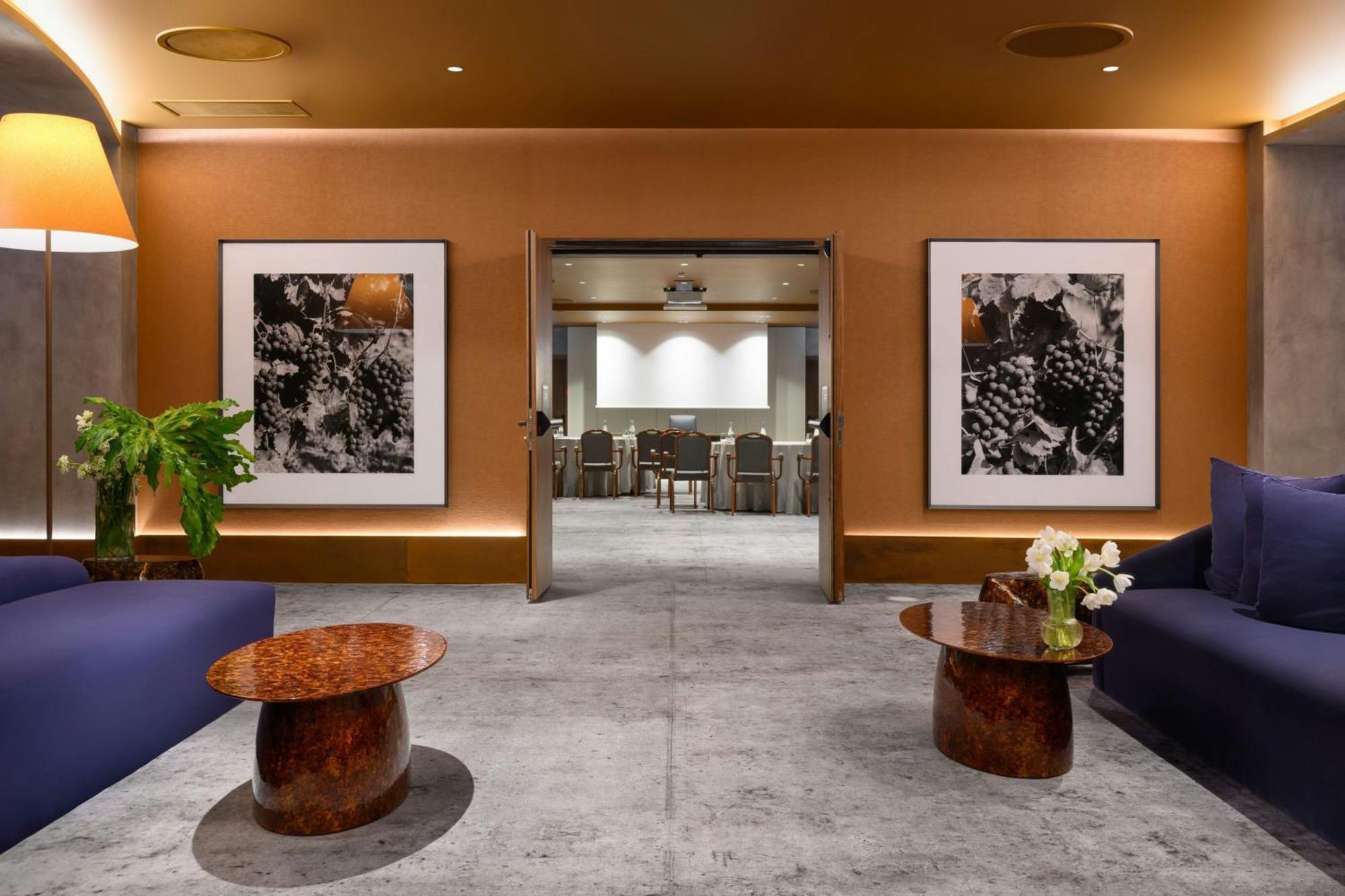 Forte De Gaia, Autograph Collection Vila Nova de Gaia Exterior foto The Club lounge at Hong Kong International Airport